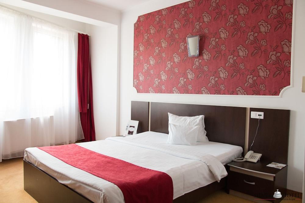 Hotel Silver Oradea Eksteriør bilde