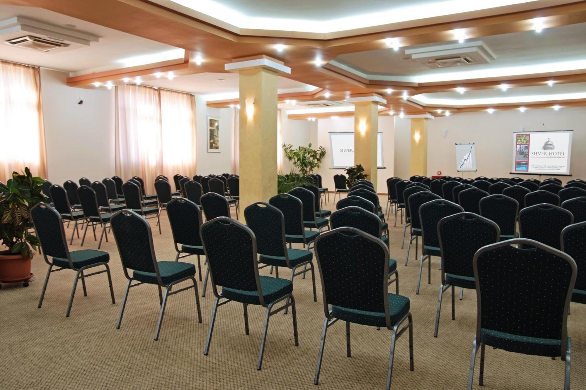 Hotel Silver Oradea Eksteriør bilde