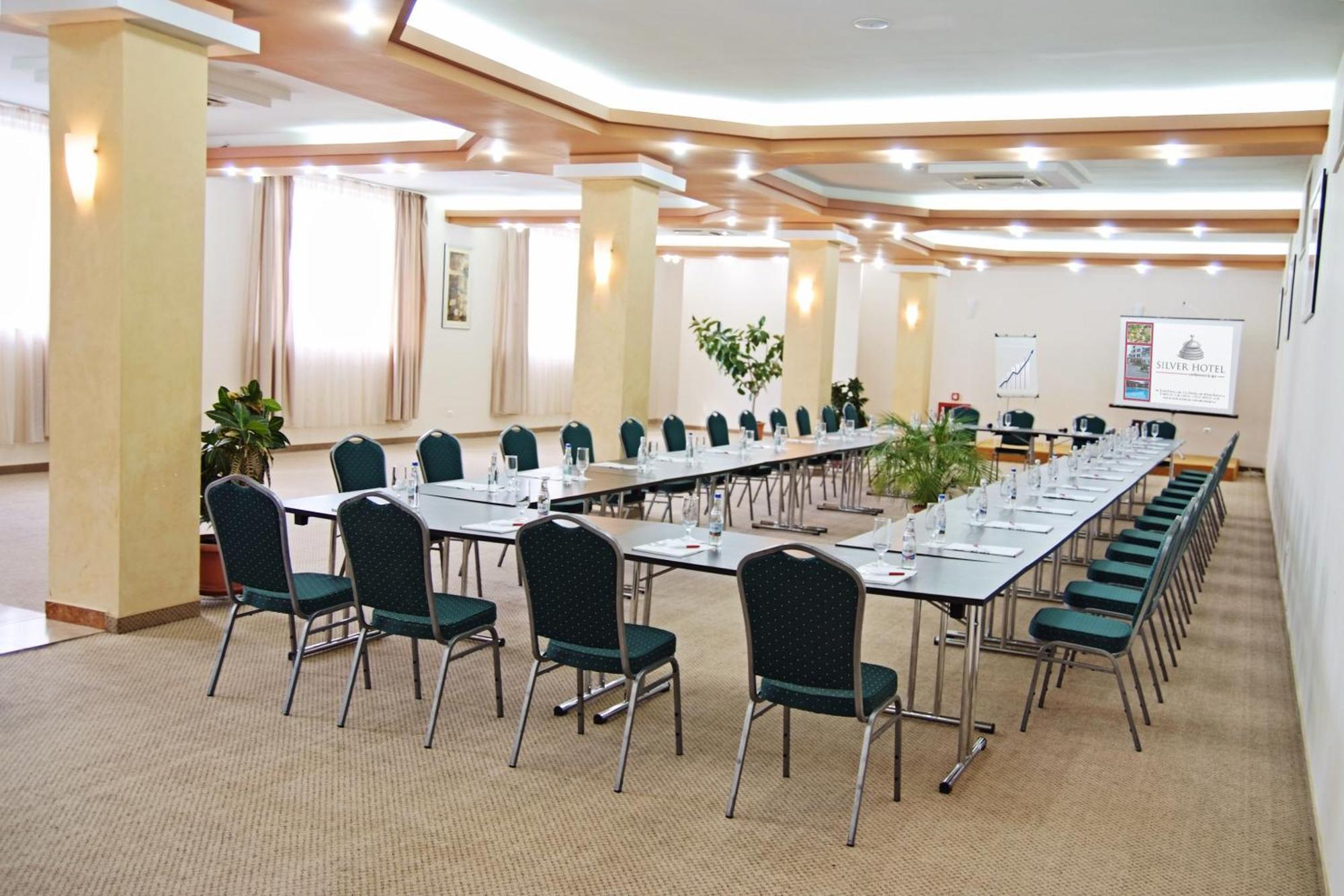 Hotel Silver Oradea Eksteriør bilde