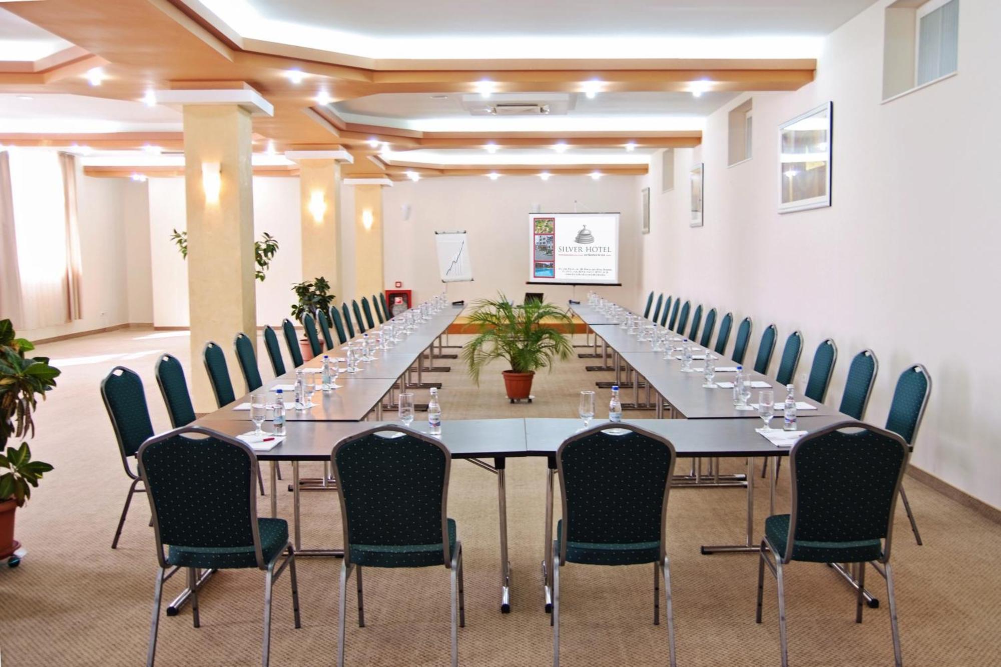 Hotel Silver Oradea Eksteriør bilde