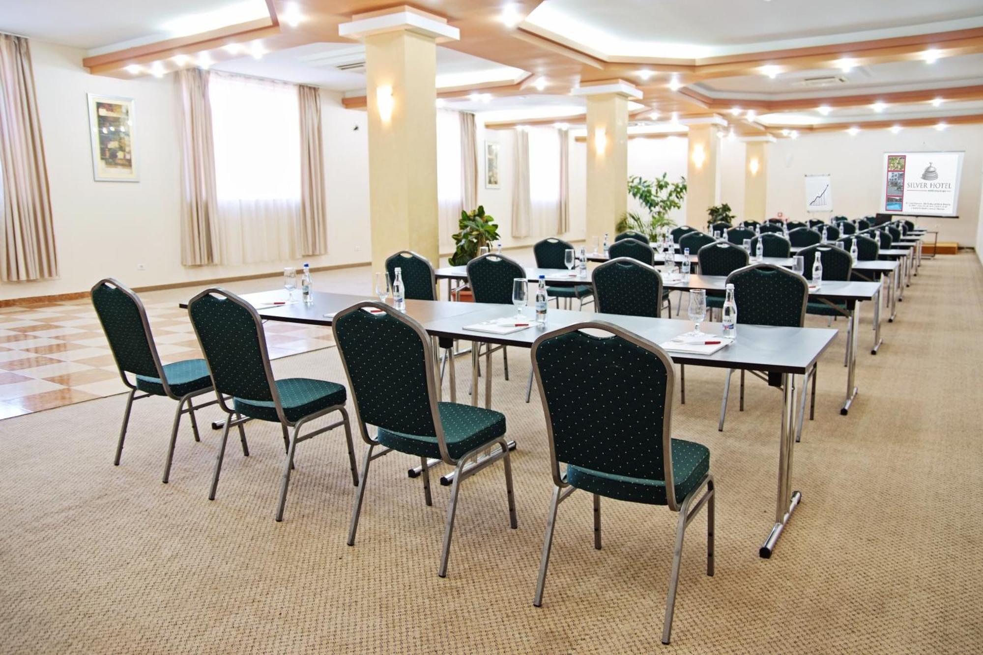Hotel Silver Oradea Eksteriør bilde
