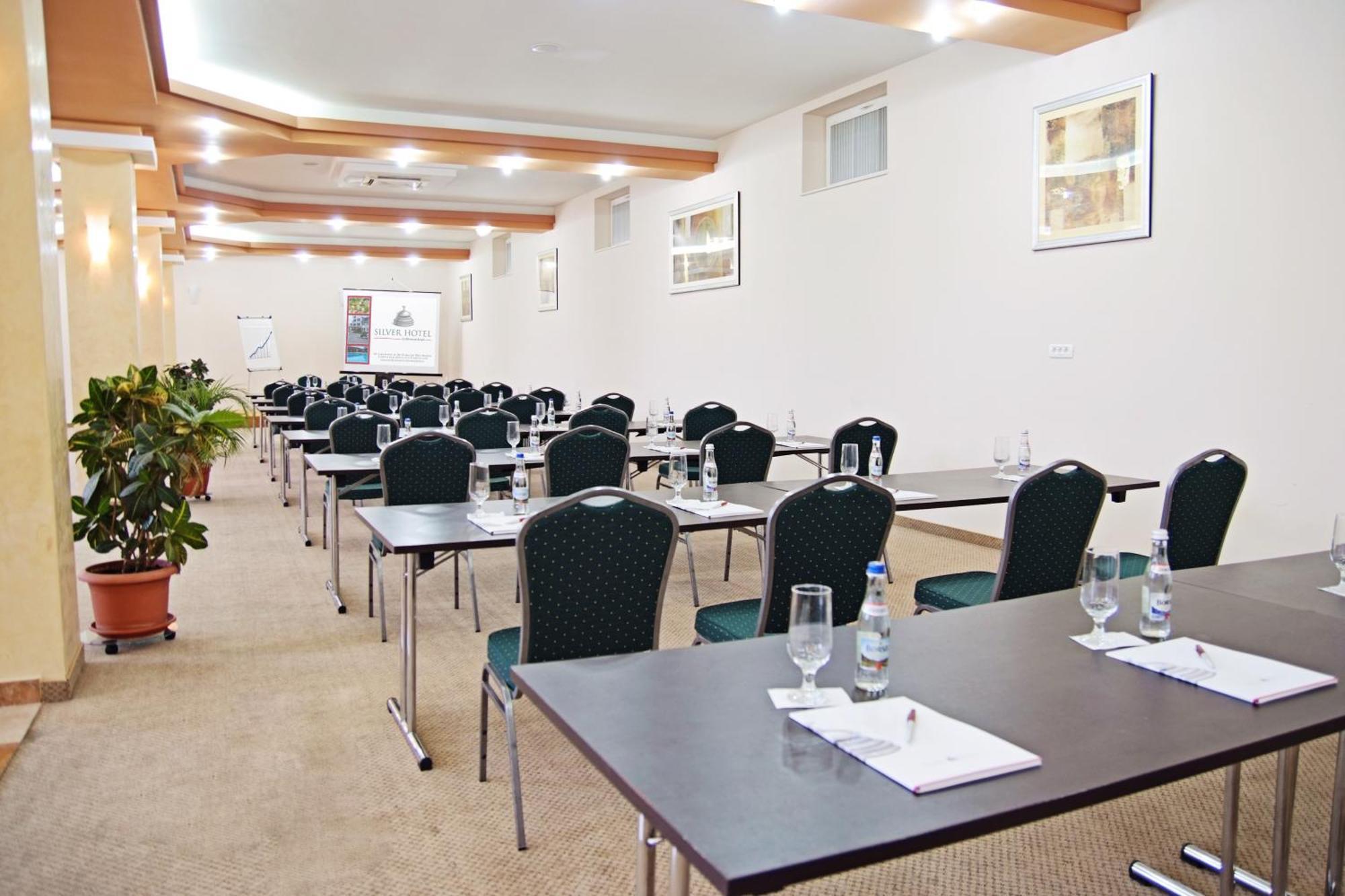 Hotel Silver Oradea Eksteriør bilde